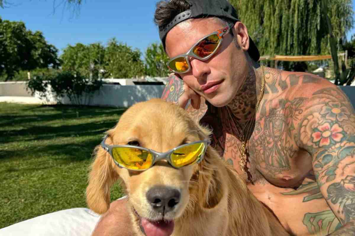 Fedez vacanza in Puglia presenza indesiderata